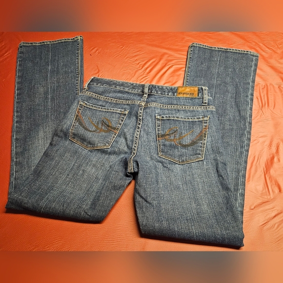 Express Jeans "Mia" Boot Leg Low Rise  sz6 w/33" Inseam  E.U.C. - Picture 2 of 11